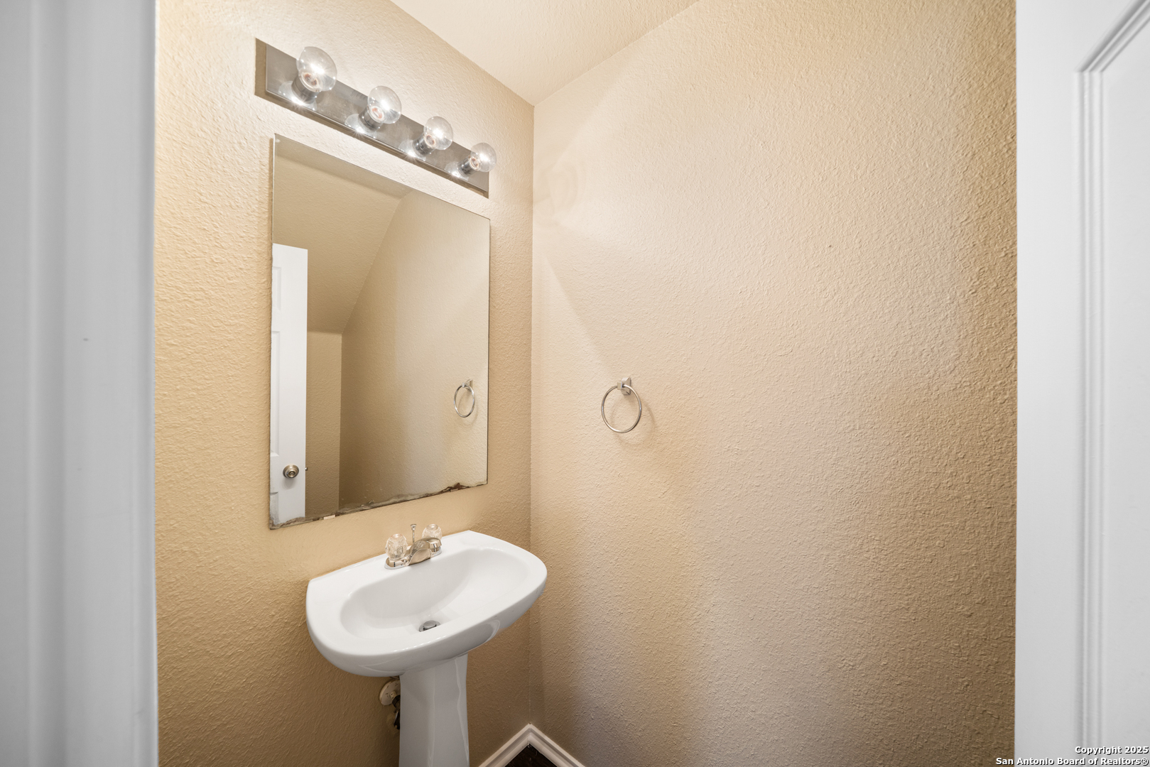 3722 Longhorn Creek San Antonio TX 78261