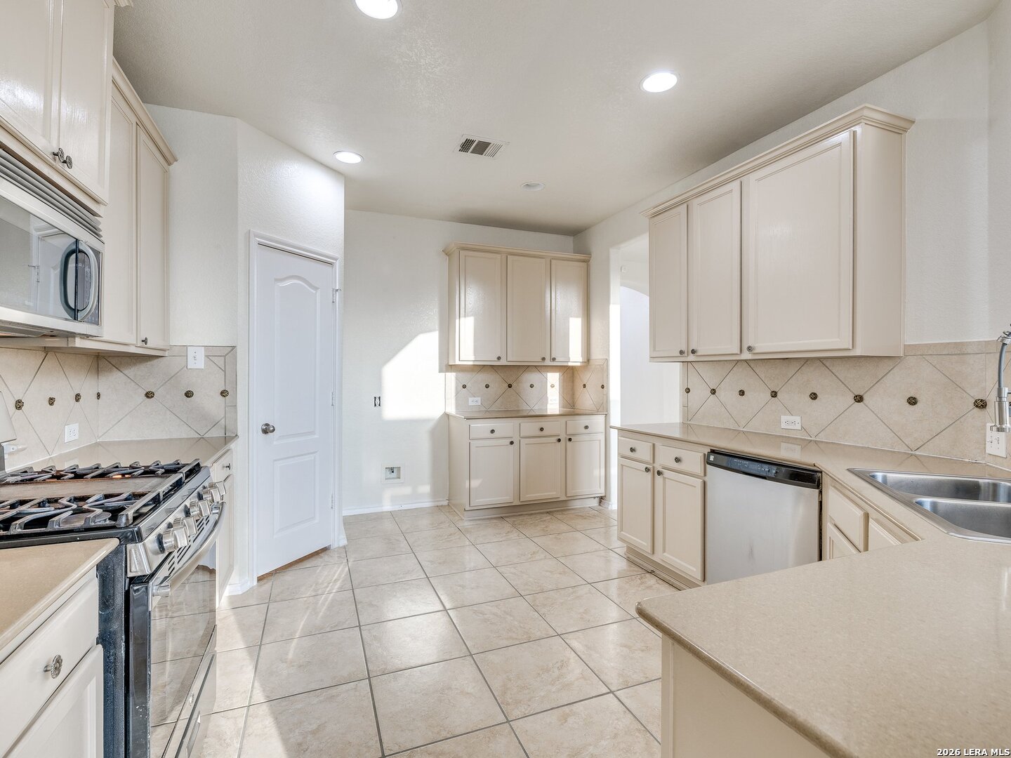 24822 Catalan Cliff San Antonio TX 78261