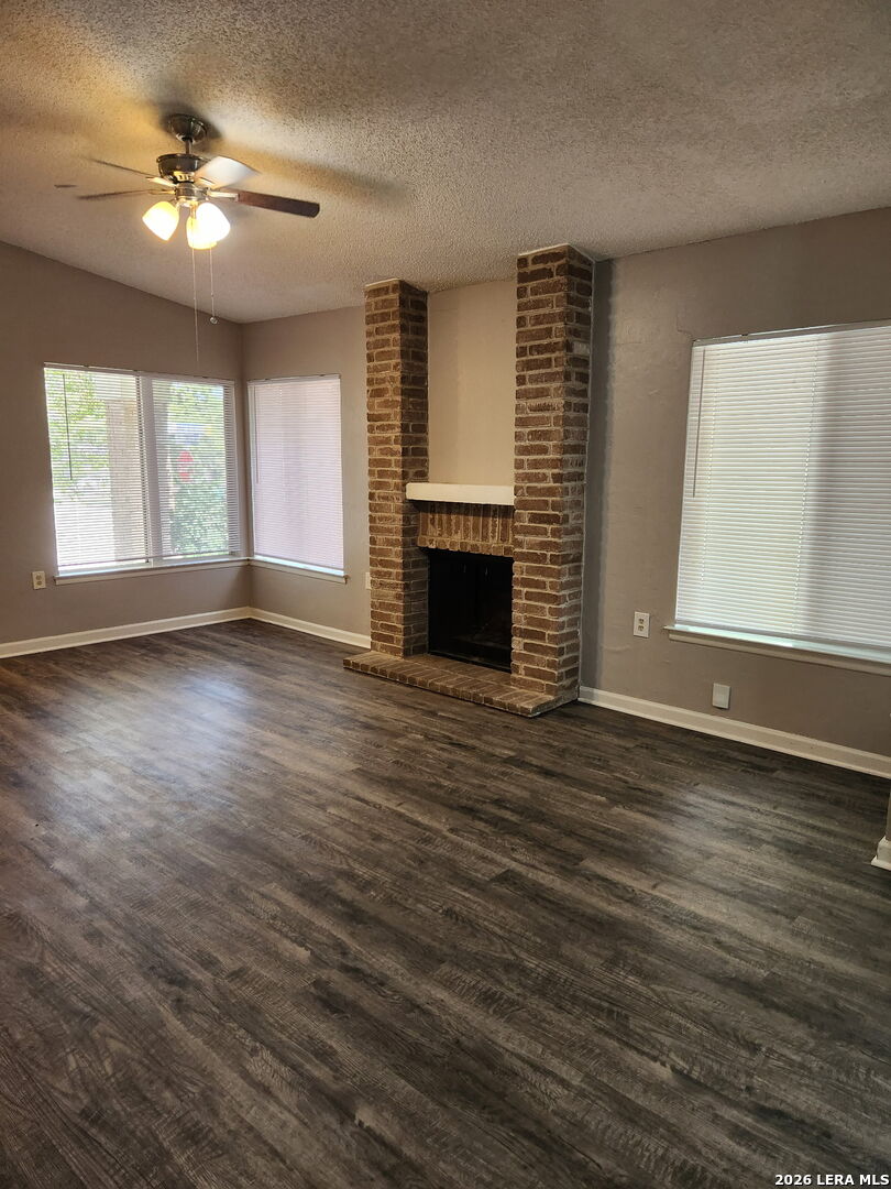 8422 Clear Meadow Converse TX 78109