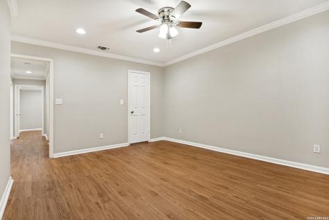201 Ellwood #109 San Antonio TX 78209