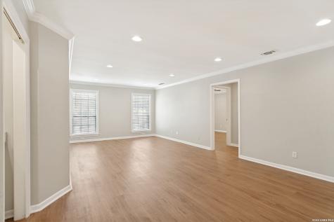 201 Ellwood #109 San Antonio TX 78209