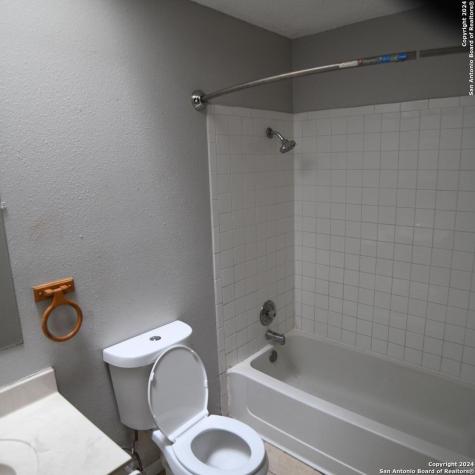 5527 Lochmoor San Antonio TX 78244