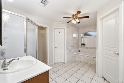 11421 Ware Seguin Schertz TX 78154