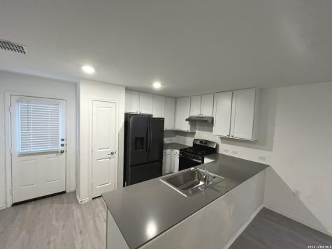 10042 Kersey Mill San Antonio TX 78224