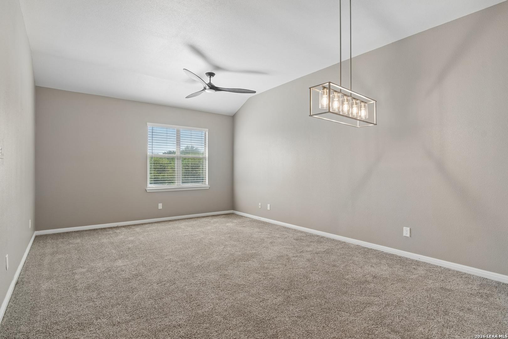 509 Dukeway Universal City TX 78148