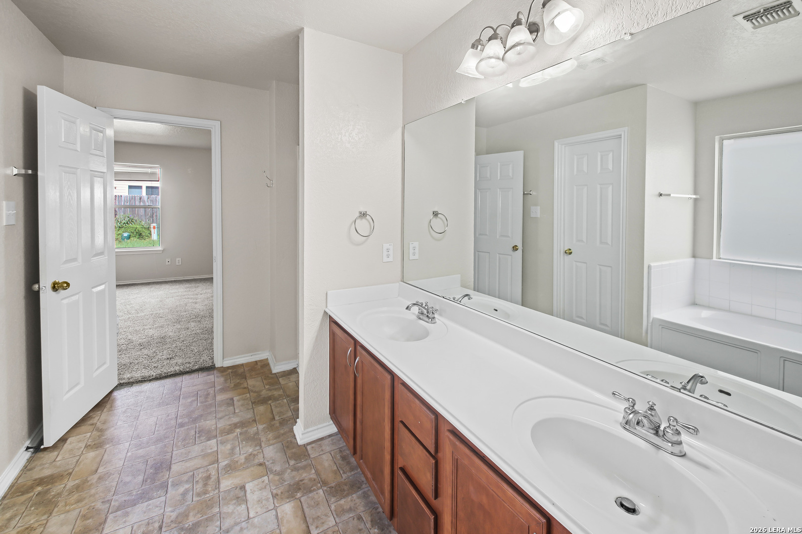 2127 Red Rock Crossing San Antonio TX 78245