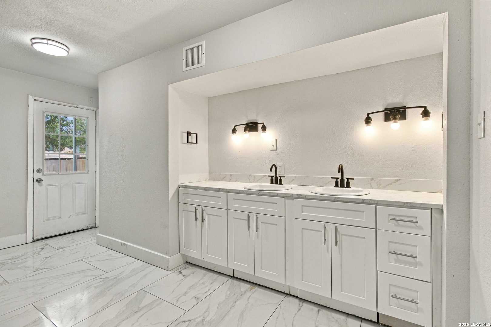 302 Mcdougal San Antonio TX 78223