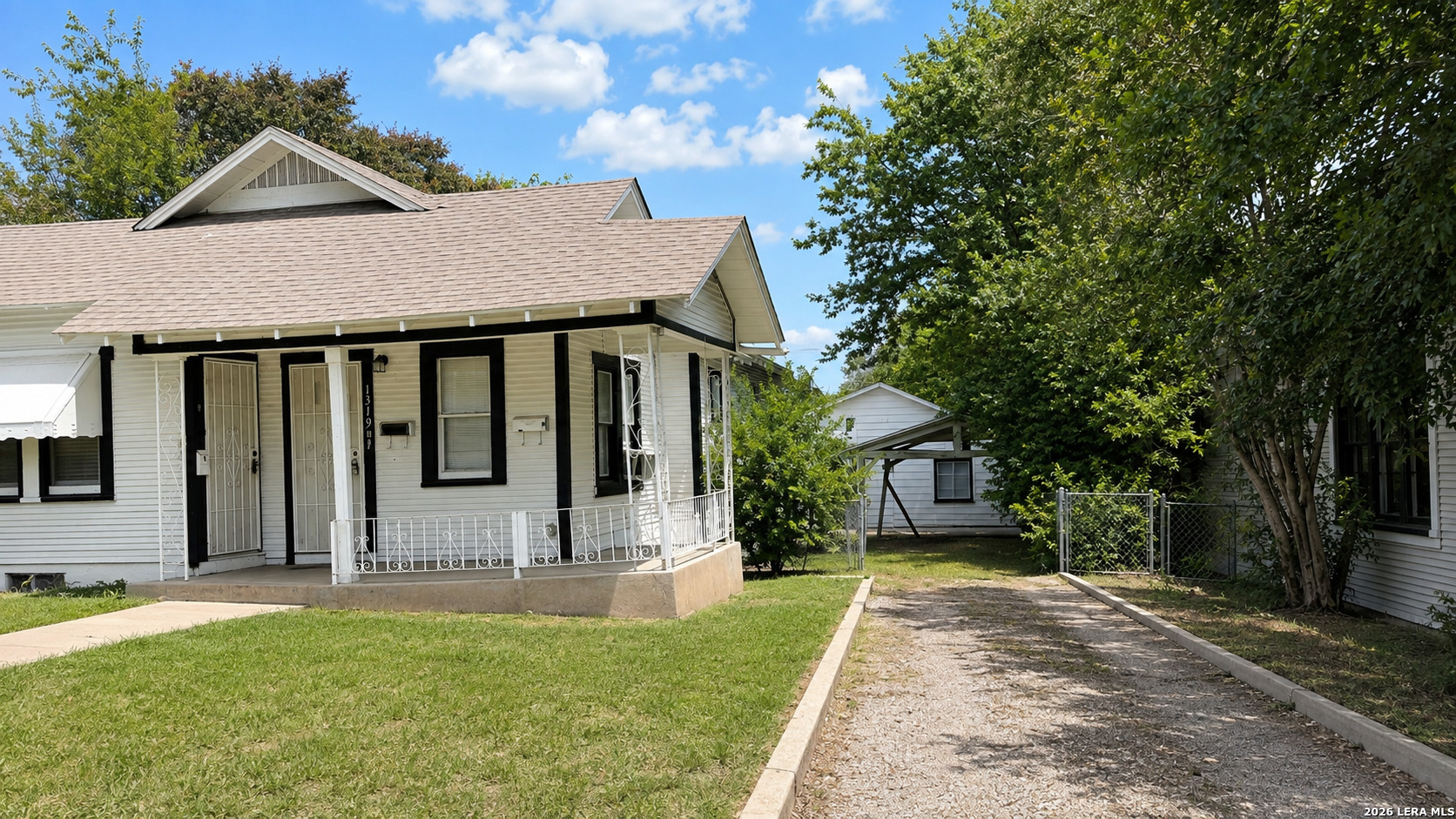 1319 Leal San Antonio TX 78207
