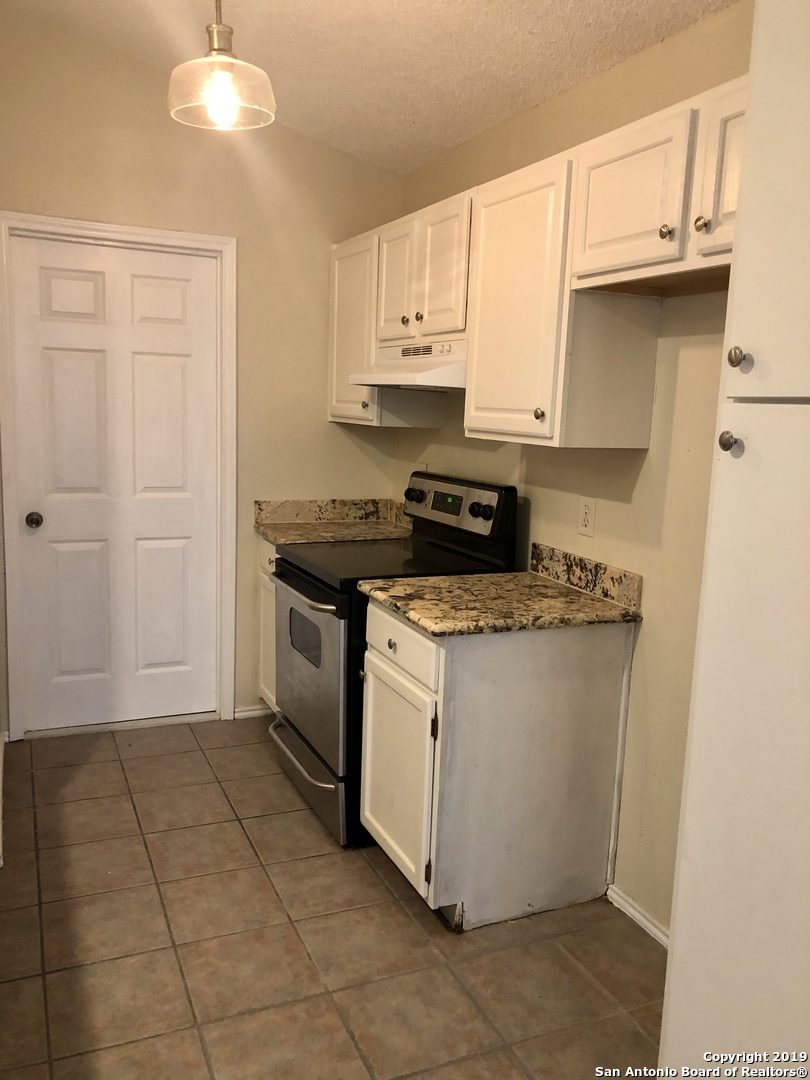 7906 Forest Ranch Live Oak TX 78233