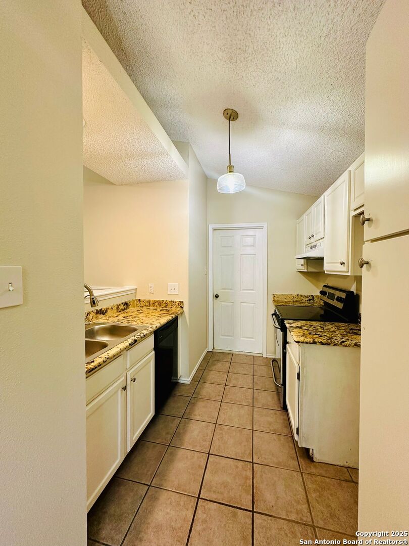7906 Forest Ranch Live Oak TX 78233