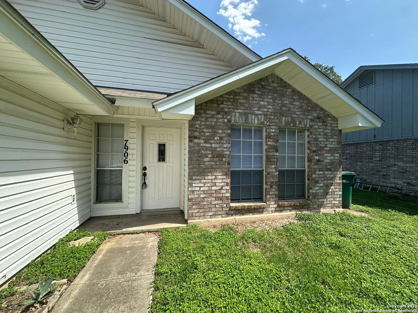 7906 Forest Ranch Live Oak TX 78233