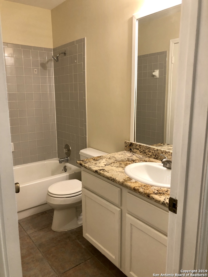 7906 Forest Ranch Live Oak TX 78233