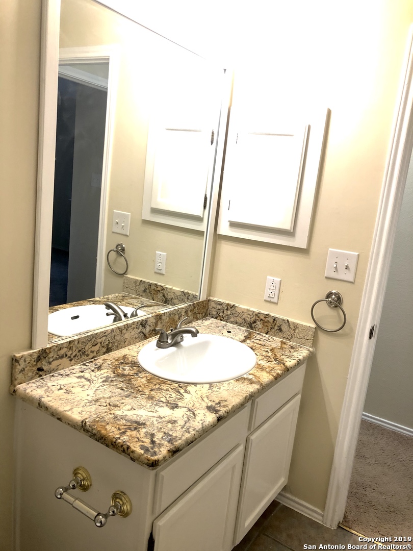 7906 Forest Ranch Live Oak TX 78233