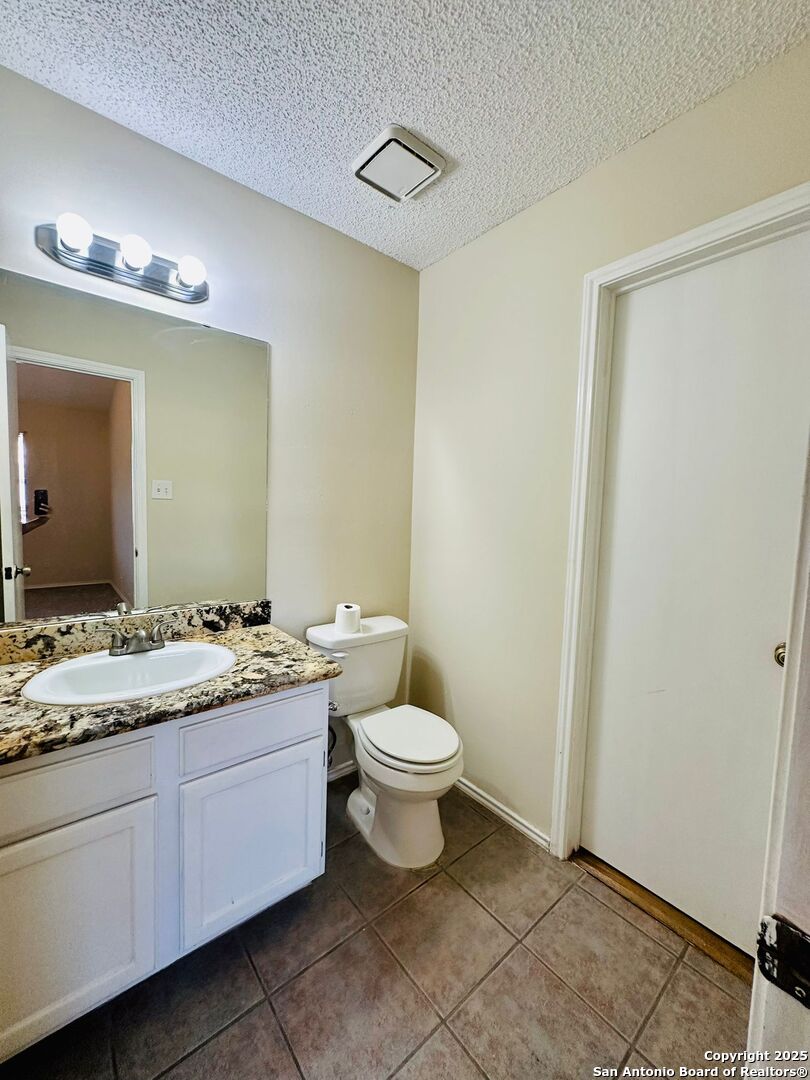7906 Forest Ranch Live Oak TX 78233