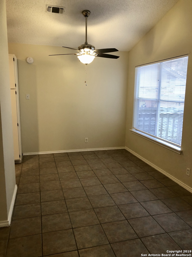 7906 Forest Ranch Live Oak TX 78233