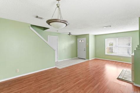 5011 Kenton Trace San Antonio TX 78240
