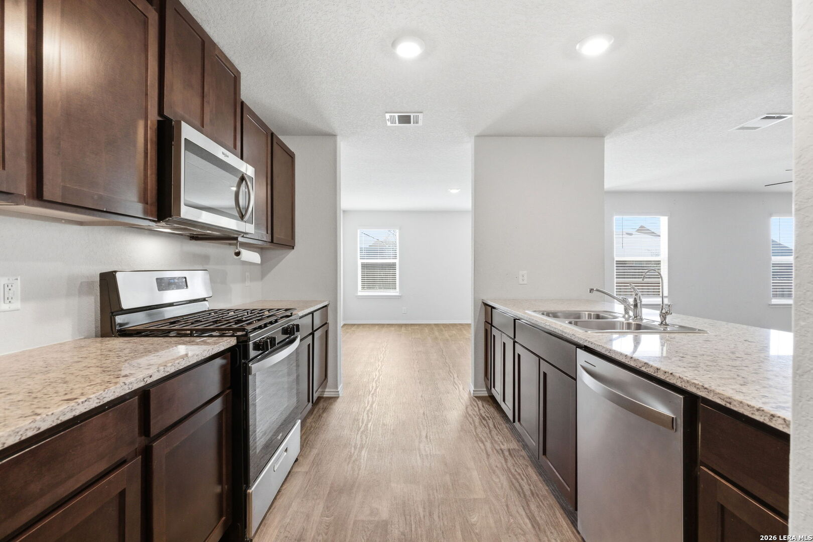 1042 Andean Emerald San Antonio TX 78253