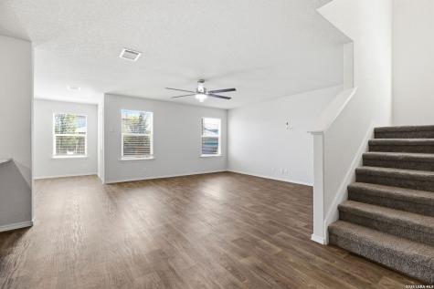 1042 Andean Emerald San Antonio TX 78253