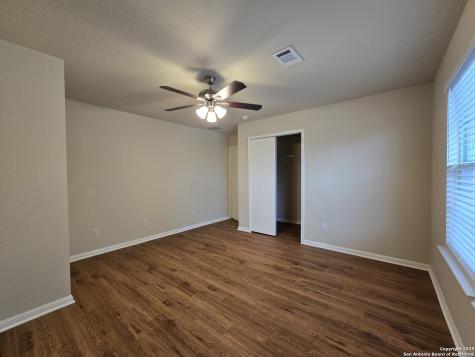137 Hidden Fawn Cibolo TX 78108