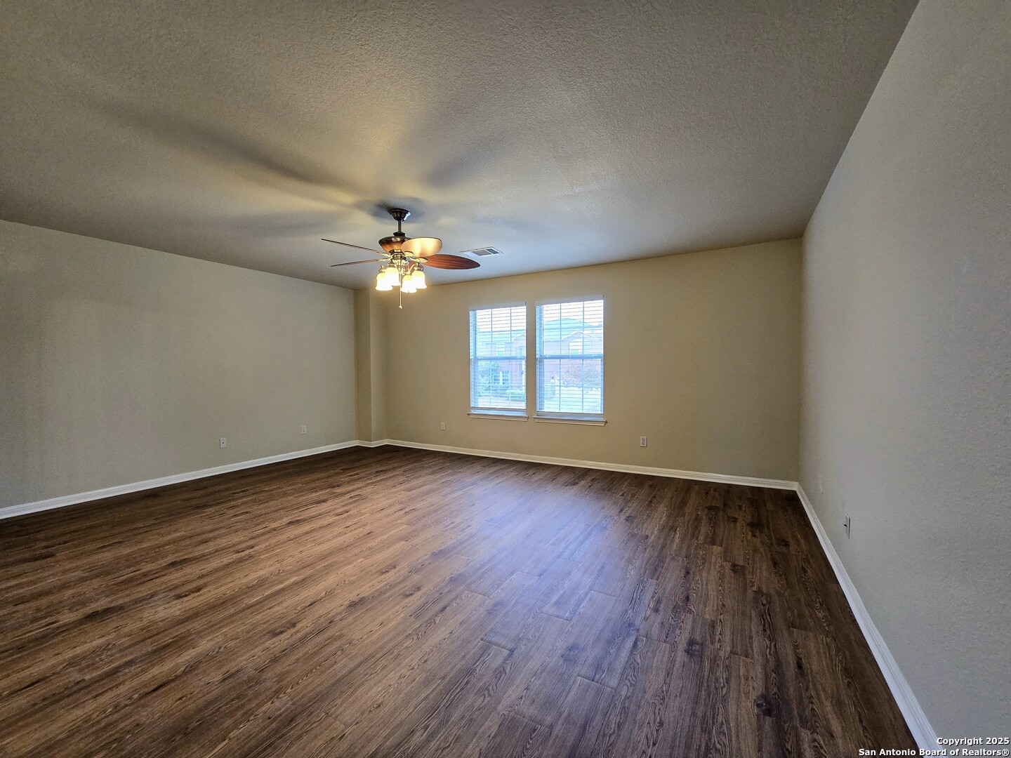 137 Hidden Fawn Cibolo TX 78108