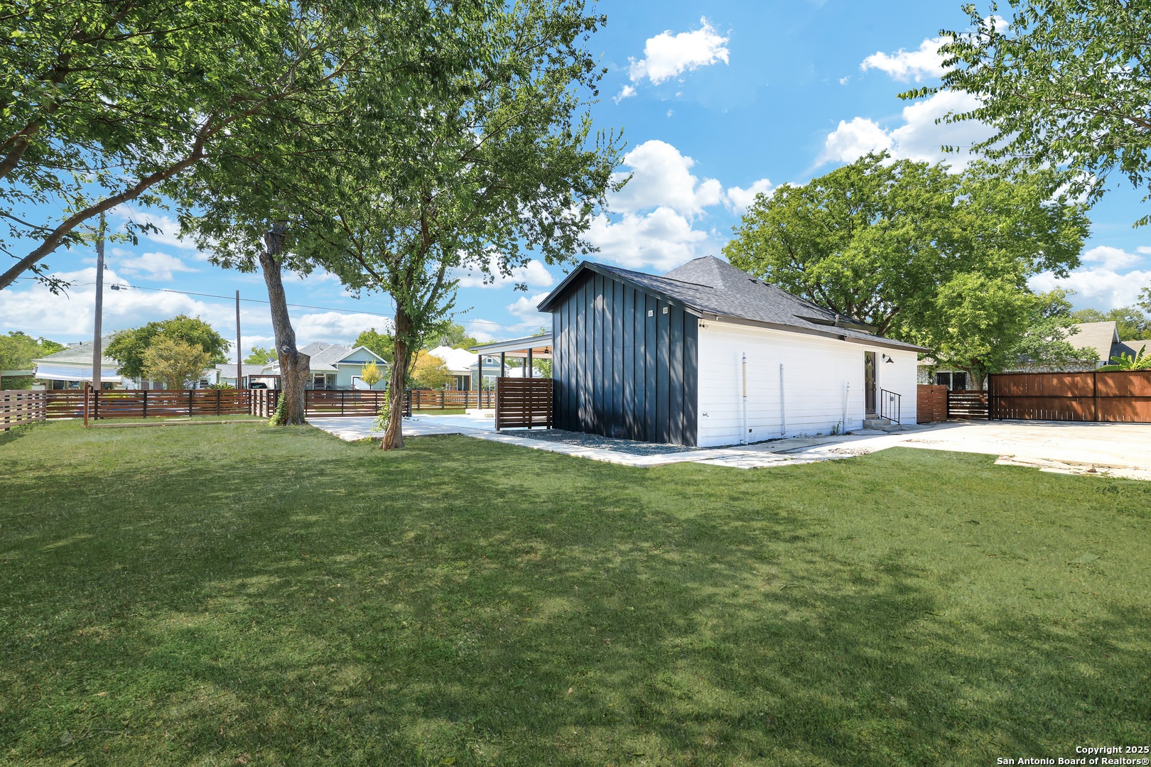 2425 Monterey Street San Antonio TX 78207