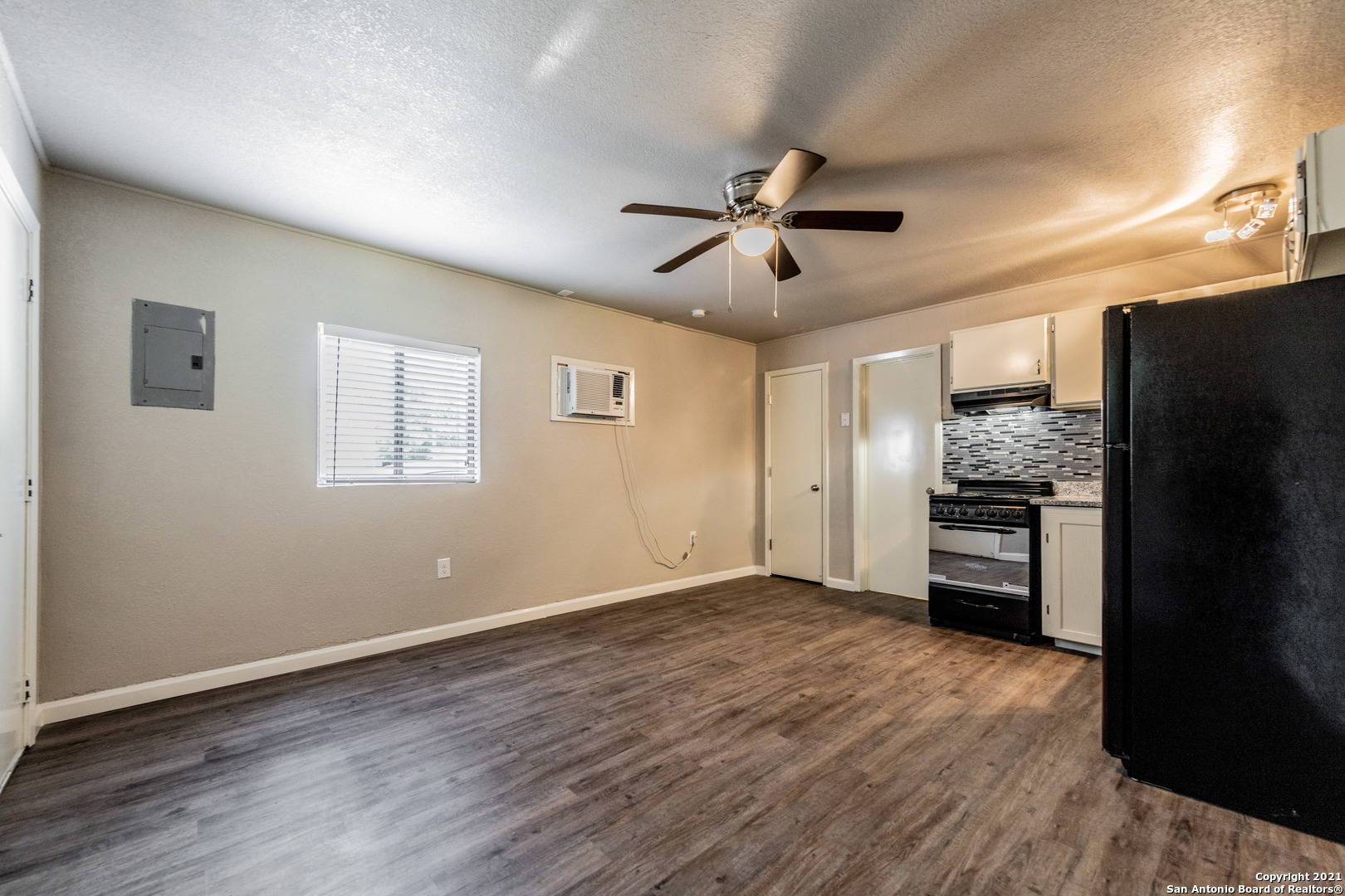 122 Roundtree Lane San Antonio TX 78233