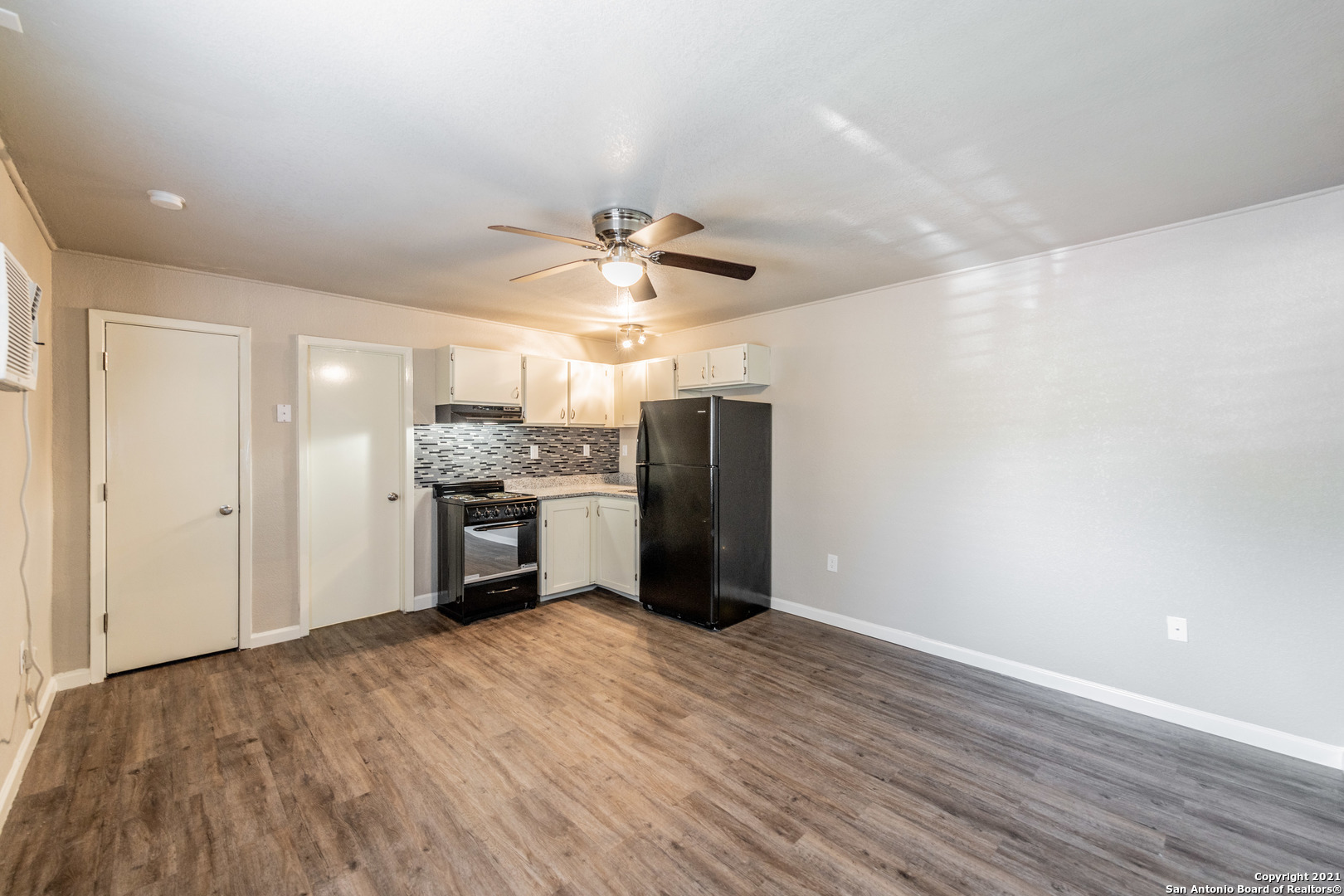 122 Roundtree Lane San Antonio TX 78233
