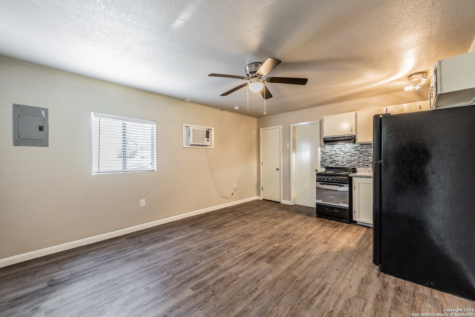 122 Roundtree Lane San Antonio TX 78233