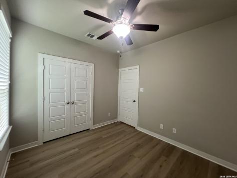 1119 Creekside Orchard New Braunfels TX 78130