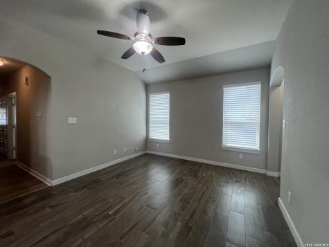 1119 Creekside Orchard New Braunfels TX 78130