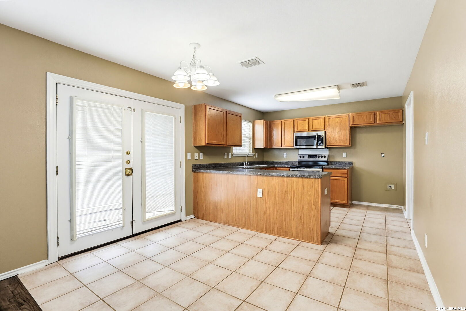9139 Laguna Hills Selma TX 78154
