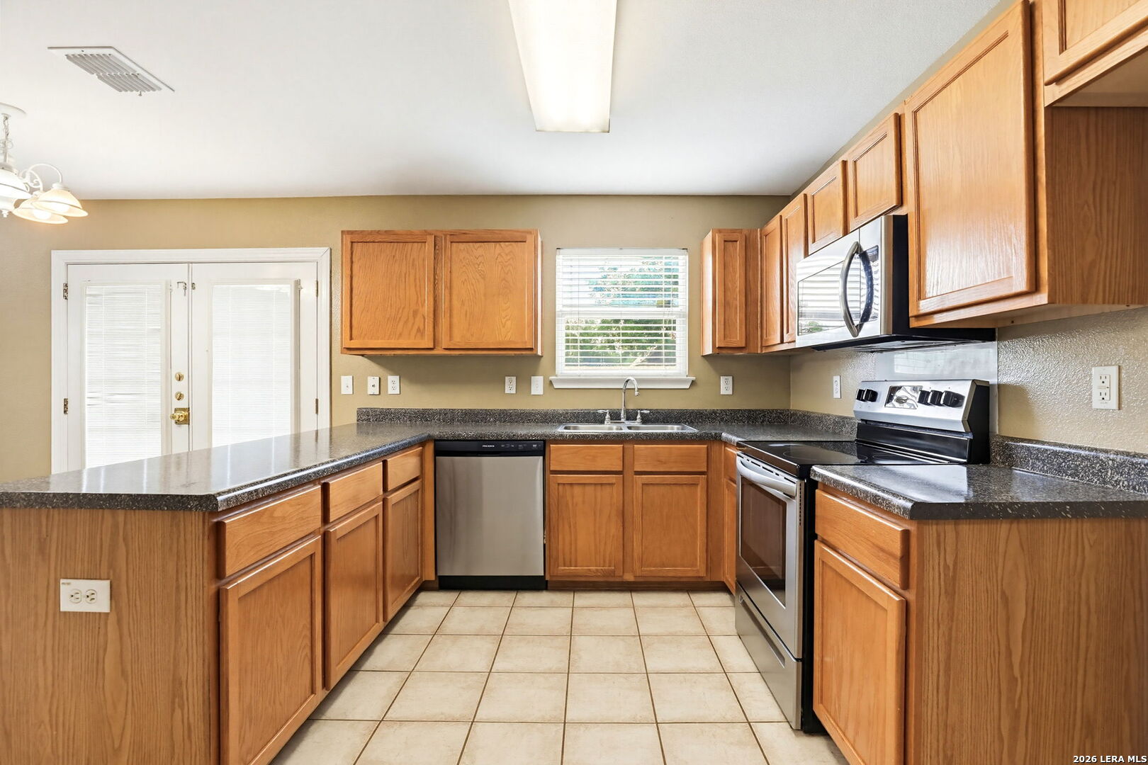 9139 Laguna Hills Selma TX 78154