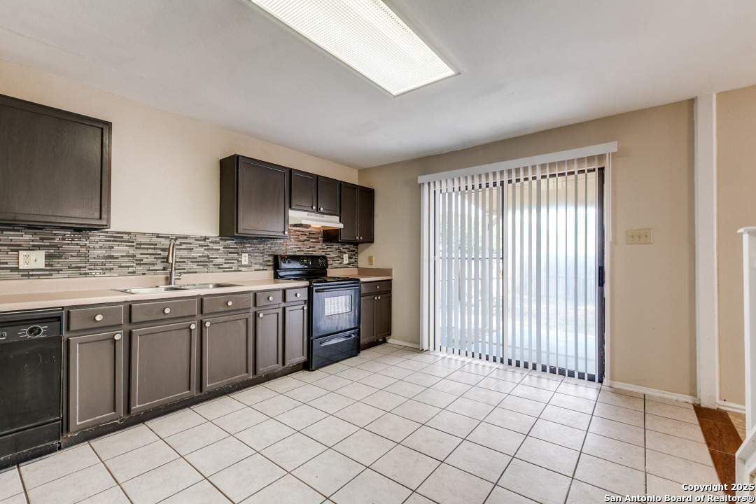 1210 Crossing Oaks San Antonio TX 78253