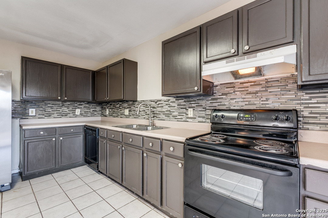 1210 Crossing Oaks San Antonio TX 78253