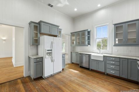 303 James Street Boerne TX 78006