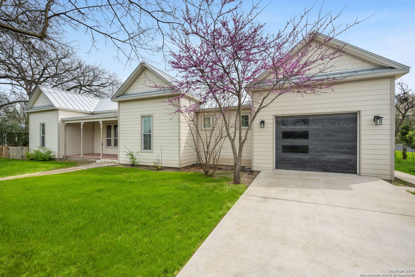 303 James Street Boerne TX 78006