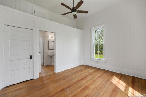 303 James Street Boerne TX 78006