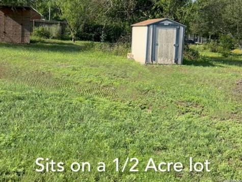 145 County Road 3821 San Antonio TX 78253