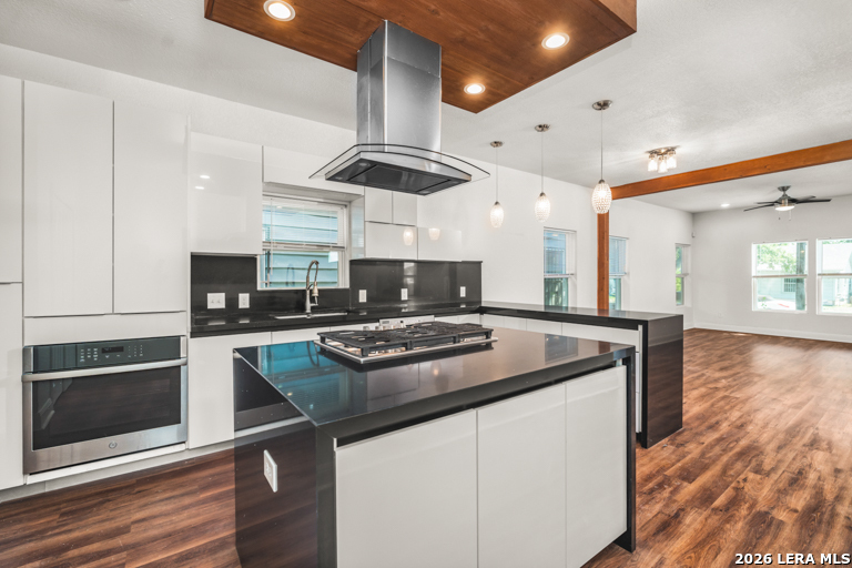 115 Saint Charles San Antonio TX 78202