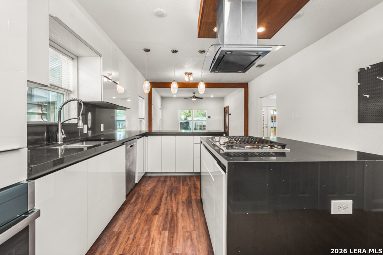 115 Saint Charles San Antonio TX 78202