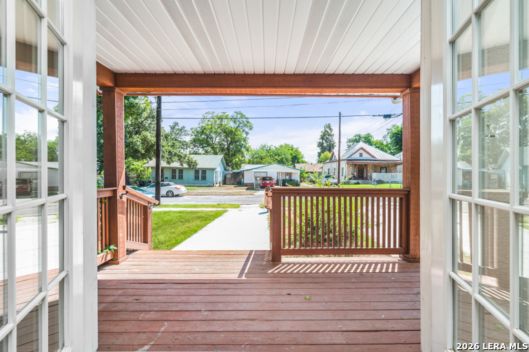 115 Saint Charles San Antonio TX 78202