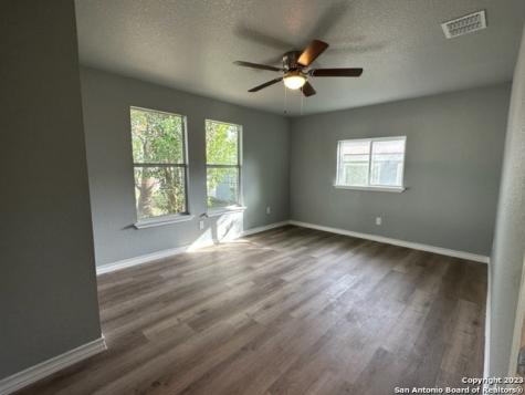 546 W Petaluma Boulevard San Antonio TX 78221