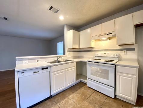 5225 Meadow Field San Antonio TX 78250