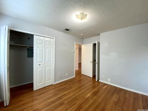 5225 Meadow Field San Antonio TX 78250