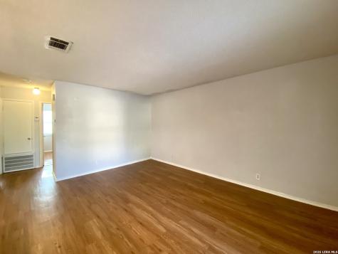 5225 Meadow Field San Antonio TX 78250