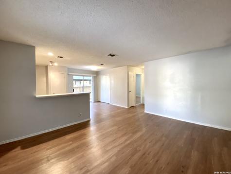 5225 Meadow Field San Antonio TX 78250