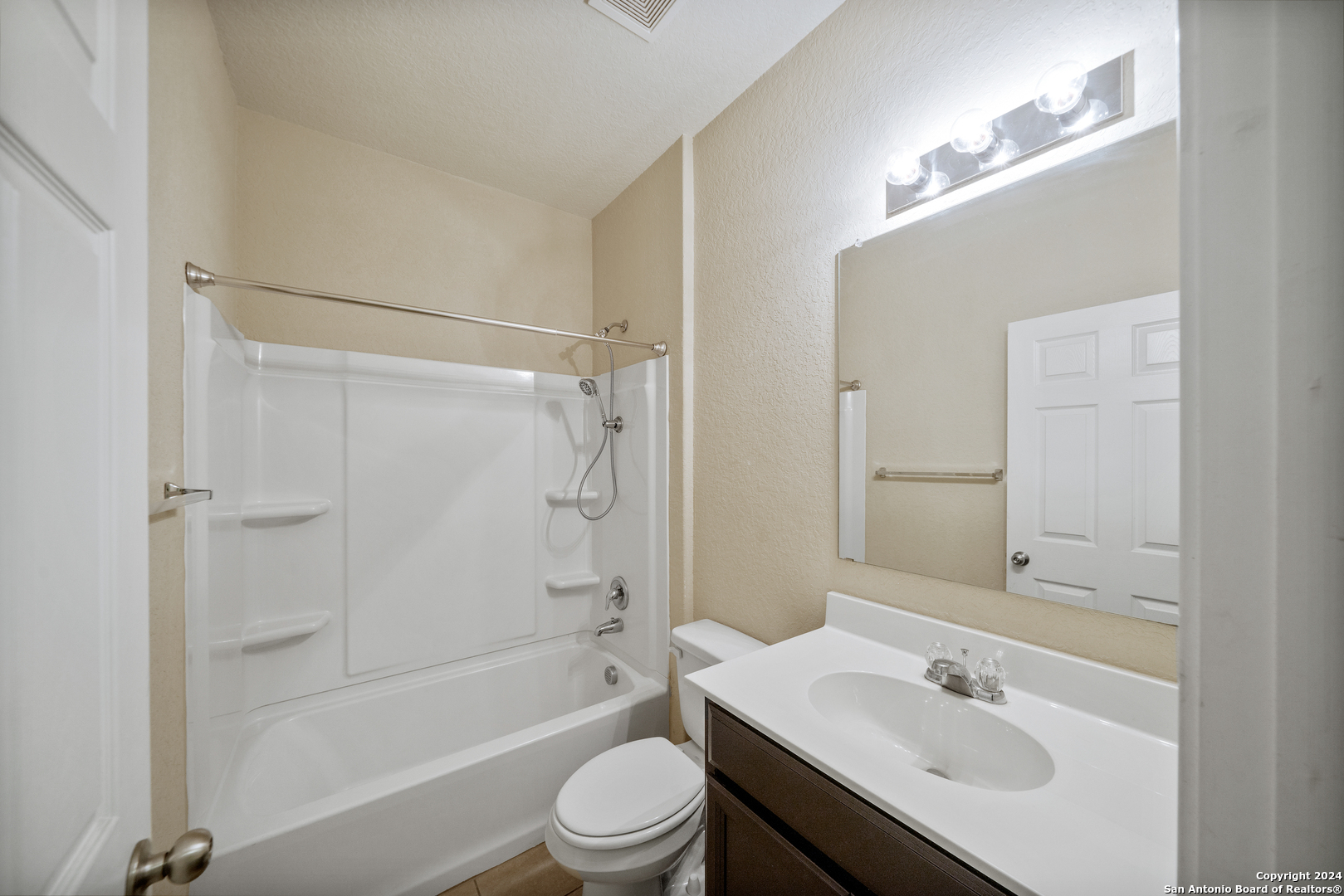 2415 Camberly View Converse TX 78109