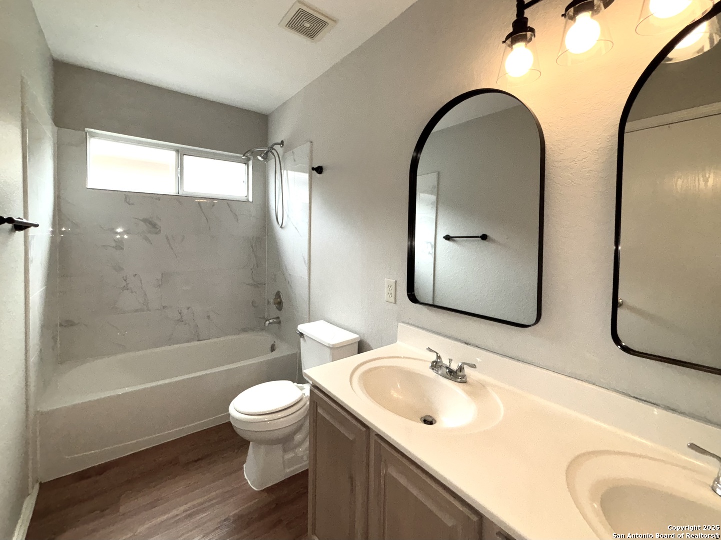 10 Bedford Bay San Antonio TX 78239