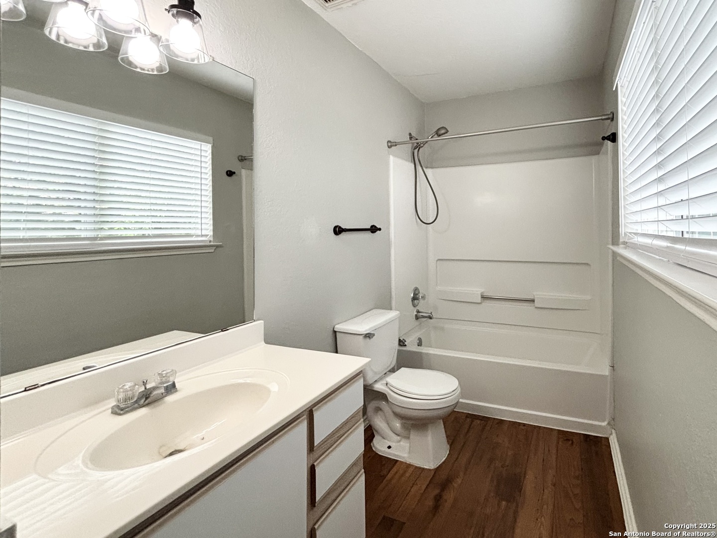 10 Bedford Bay San Antonio TX 78239