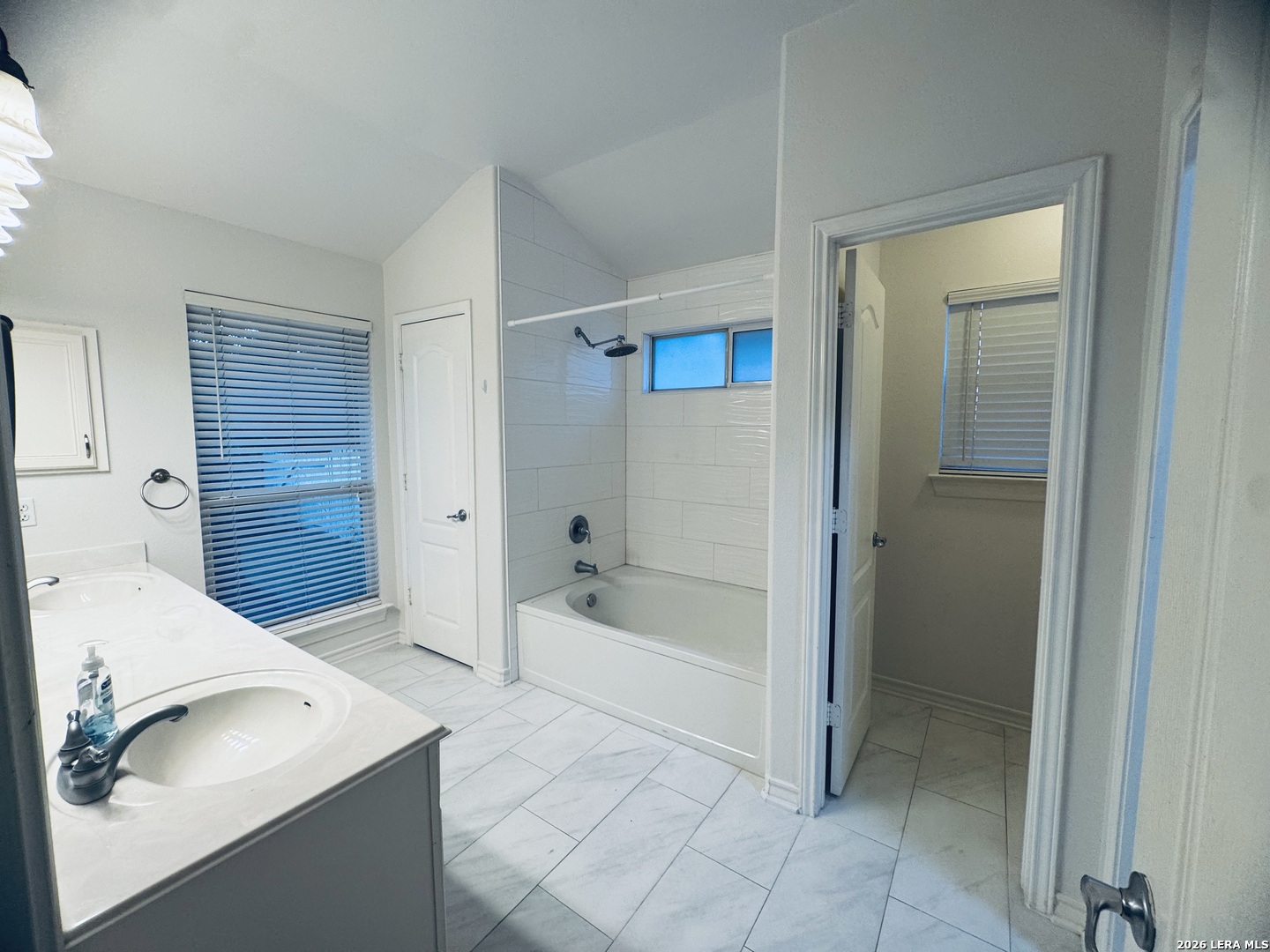 107 Eagle Vail San Antonio TX 78258
